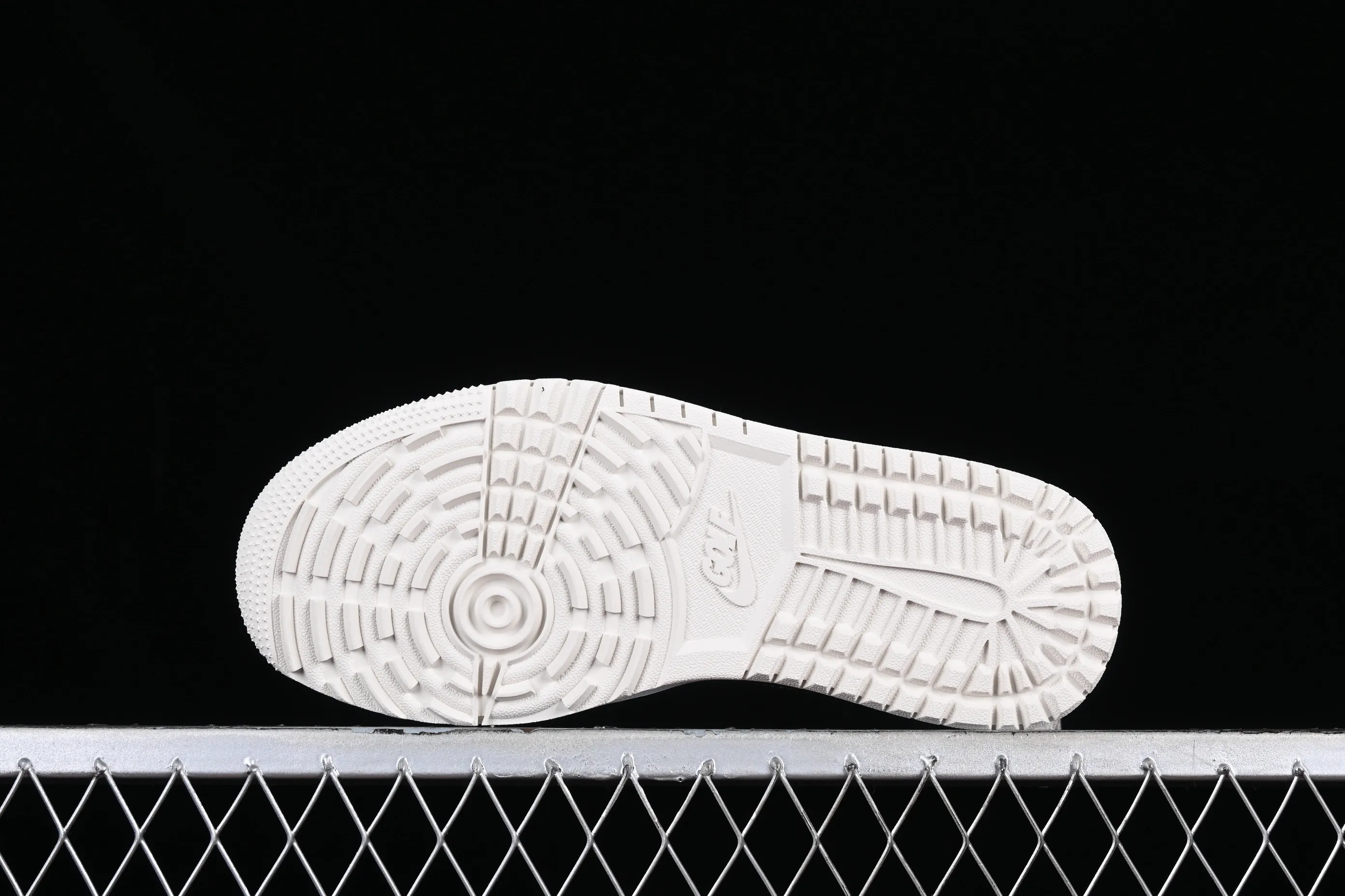 All categories Air Jordan Jordan series basketball shoes Air Jordan 1 Low G version pure original Air Jordan 1 Low Golf AJ1 Joe 1 new golf version white gray DD9315-108